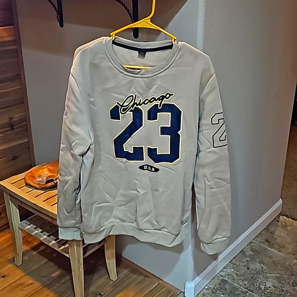 Mens large crew neck sweatshirt